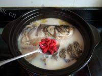美味的鲢鱼砂锅煲的做法图解十一