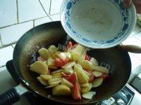 番茄炒土豆片做法图解8)