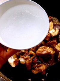 香喷喷的黄焖鸡做法图解10)
