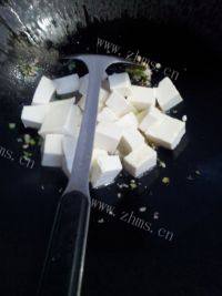 常吃不腻的麻婆豆腐做法图解5)