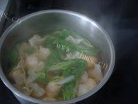 美味的鲜虾馄饨做法图解13)