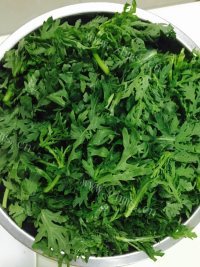 家常菜蒜香茼蒿做法图解2)