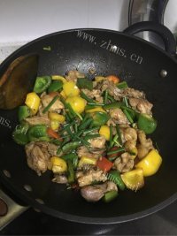 好吃的彩椒微辣子鸡做法图解12)