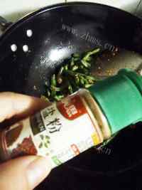 家常菜干煸四季豆做法图解8)