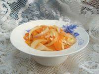 家常菜胡萝卜炒洋葱
