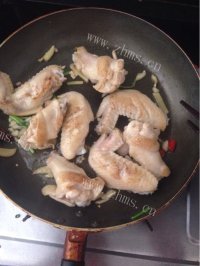 诱人的可乐鸡翅做法图解3)