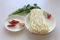 色味俱佳的凉拌金针菇做法图解1)