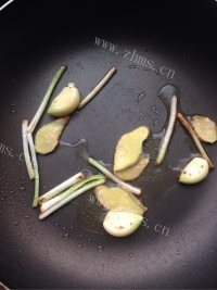 特色美食香煎鲷鱼做法图解5)
