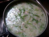 美味早餐青菜瘦肉粥