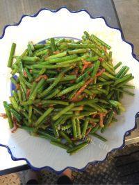 家常菜蒜苔炒肉