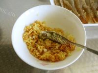 美味的蒜蓉开边虾做法图解5)