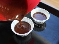 自制熔岩巧克力蛋糕做法图解6)