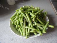 家常菜干煸豆角做法图解2)