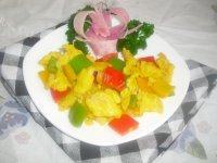 色味俱佳的彩椒炒鸡蛋