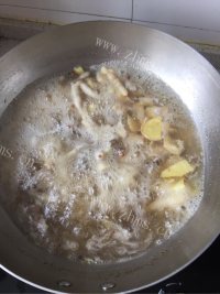 营养丰富的泡椒凤爪做法图解3)
