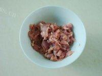 味道鲜美的肉片炒丝瓜做法图解2)