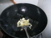 家常菜酸菜炒大肠做法图解6)