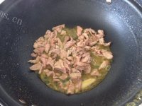 家常菜山药炒肉片做法图解2)