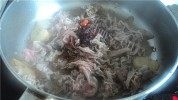 洋葱炒羊肉做法图解4)