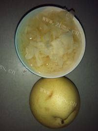 美味的银耳雪梨汤做法图解1)