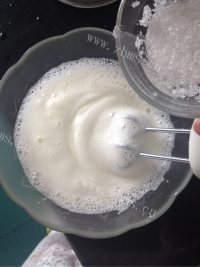 珍馐美味的酸奶蛋糕做法图解6)