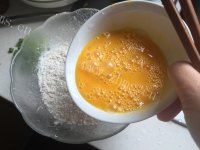 诱人的榆钱鸡蛋饼做法图解3)