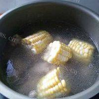 可口的甜玉米骨头汤的做法图解六