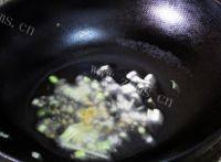 家常菜苦瓜炒牛肉做法图解6)