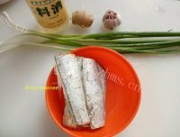 家常菜清蒸带鱼做法图解1)