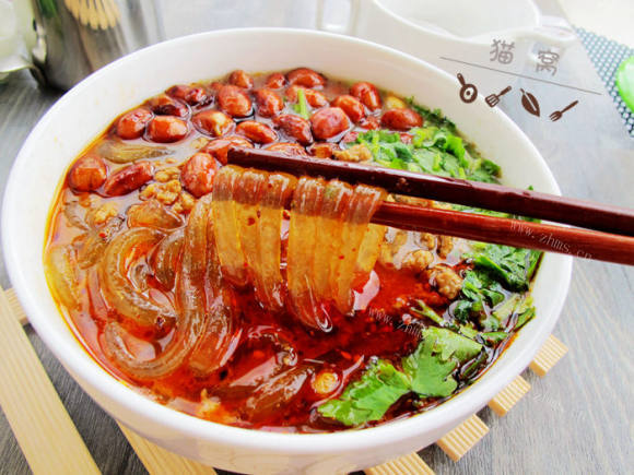 美味营养的酸辣粉