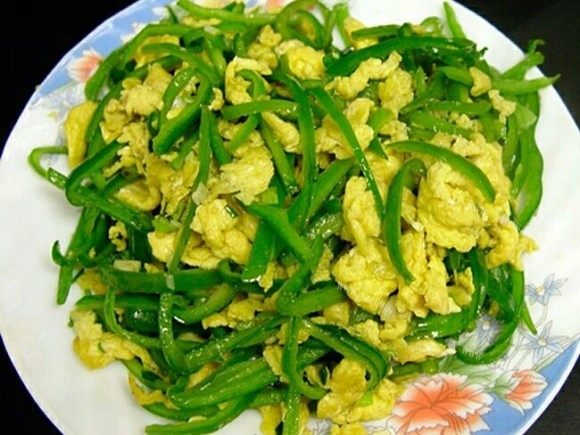 香飘十里的青椒炒鸡蛋