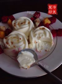 美味的意式鲜奶酪