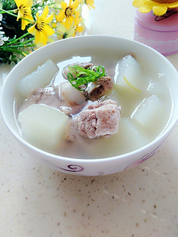 美味的冬瓜排骨汤
