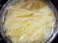香鲜至极的土豆肉丝做法图解4)