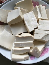 外婆做的红烧豆腐做法图解1)