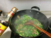 家常菜蒜薹炒肉丝做法图解5)
