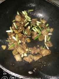 美味营养的回锅肉做法图解9)