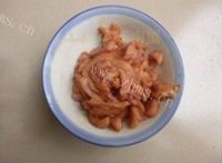 美味的糖醋里脊做法图解3)