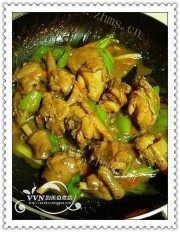 美味的孜然炖鸡块做法图解6)