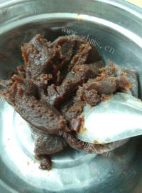 自制南瓜豆沙饼做法图解7)