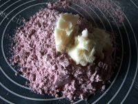 紫薯蛋黄酥的做法图解三