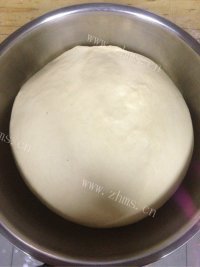 在家做的蜂蜜小面包做法图解4)