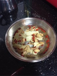 滋补的羊肉当归生姜汤做法图解3)