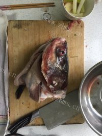 诱人的炖鱼头做法图解1)