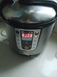 美味的红枣黑米粥做法图解5)