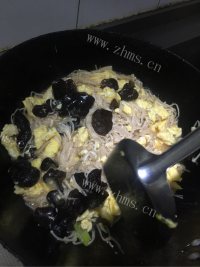 喷香的金针菇炒鸡蛋做法图解7)