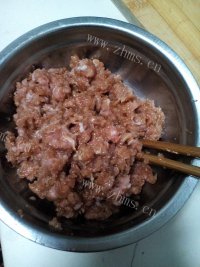 美味的芹菜馅饺子做法图解4)