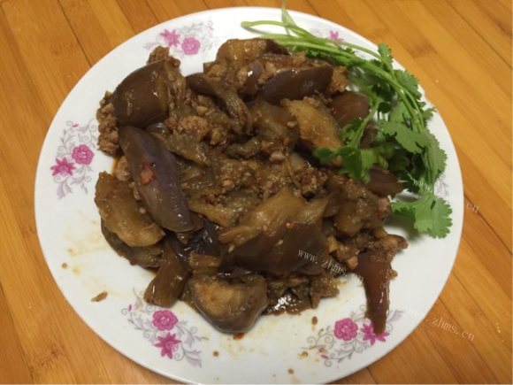 香喷喷的肉末炒茄子