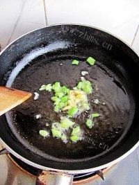 家常菜香菇山药炒肉片做法图解6)