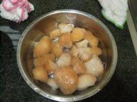家常猴头菇炖老鸡汤做法图解3)